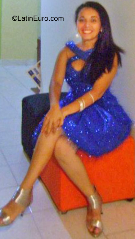 Date this attractive Colombia girl Yasmin from Cali CO17031