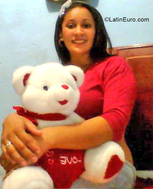 Date this tall Colombia girl Yuli from Barranquilla CO16745