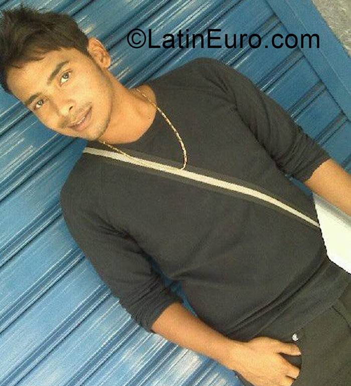 Date this charming Venezuela man Karlos from Maracay VE371