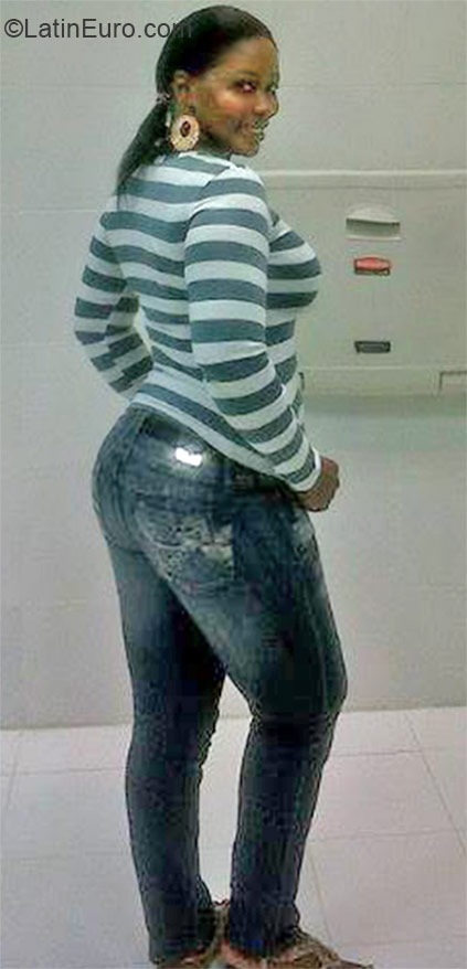 Date this sultry Colombia girl Morena12 from Quibdo CO16772