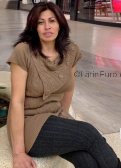Date this happy Colombia girl Fenix from Bogota CO16783