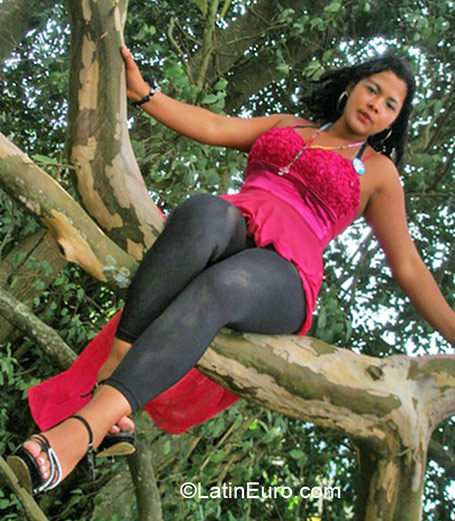 Date this passionate Colombia girl Rubeth from Cali CO16800