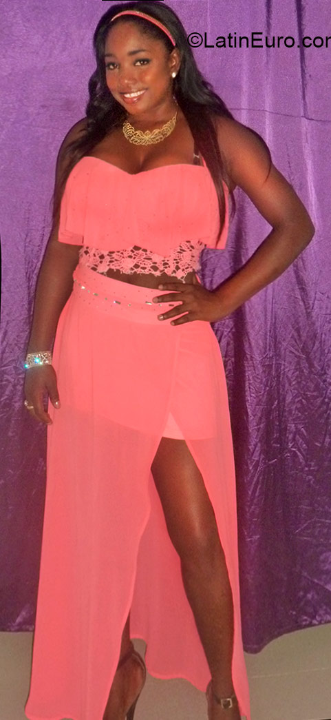 Date this passionate Colombia girl Lorena from Cartagena CO16829