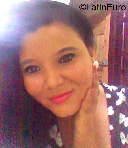 Date this hot Honduras girl Meliza from Tegucigalpa HN1550