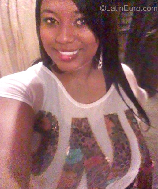 Date this happy Colombia girl Isabel from Cali CO16843