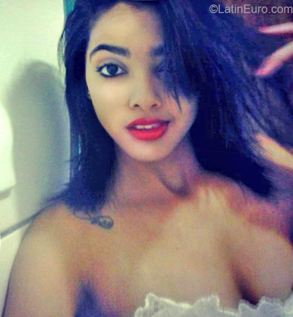 Date this gorgeous Brazil girl Milena from Senhor Do Bonfim BR9194