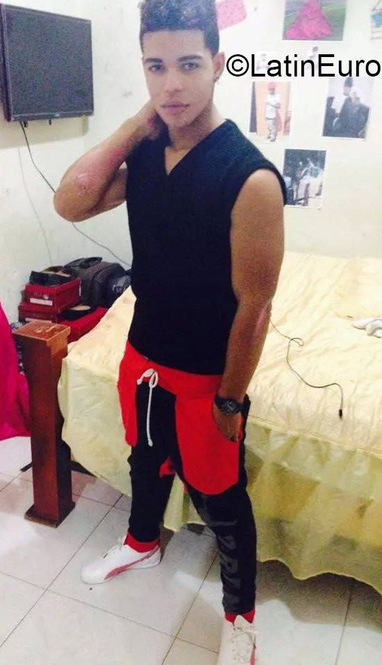 Date this fun Dominican Republic man Yeison from Santo Domingo DO21193