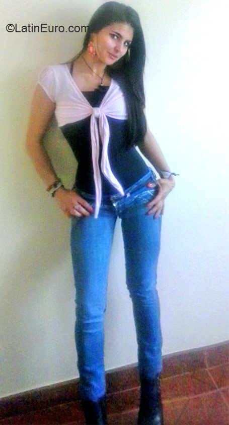 Date this georgeous Colombia girl Saiyury from Bogota CO16916