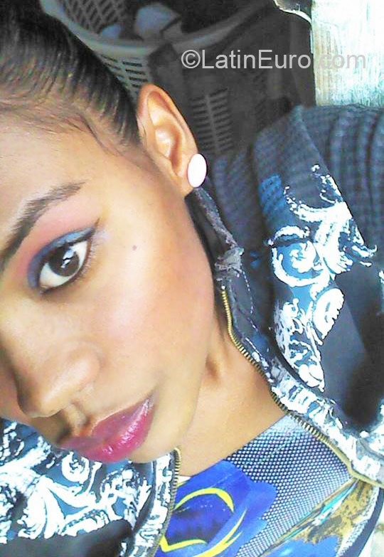 Date this attractive Dominican Republic girl Raquel from San francisco de macoris DO21387