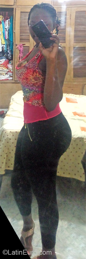 Date this attractive Colombia girl Mela from Buenaventura CO16981