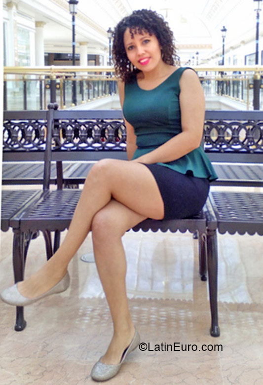 Date this foxy Spain girl Abigai from Madrid HN1460