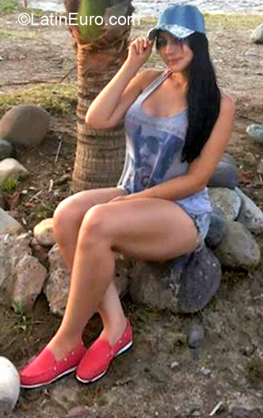 Date this passionate Honduras girl Kary from San Pedro Sula HN1463