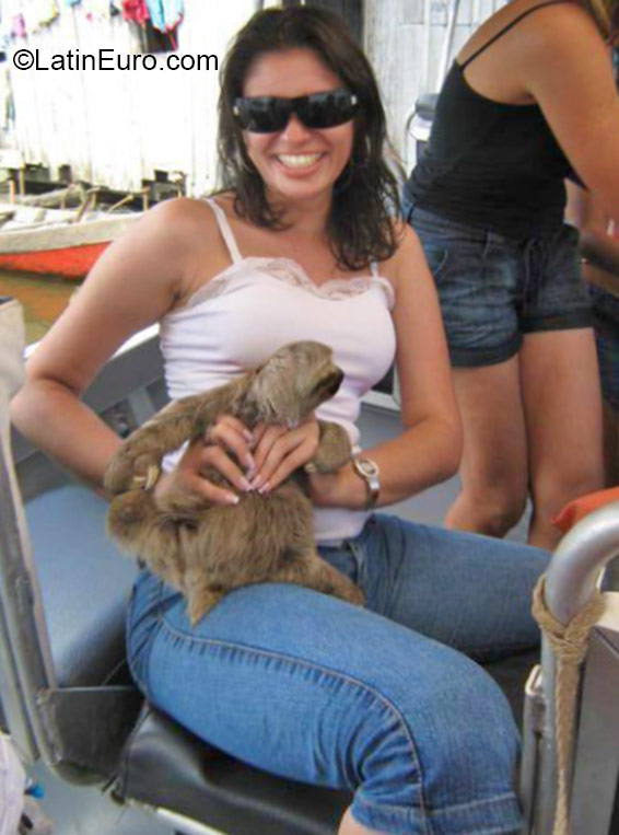 Date this funny Brazil girl Denize from Manaus BR9258