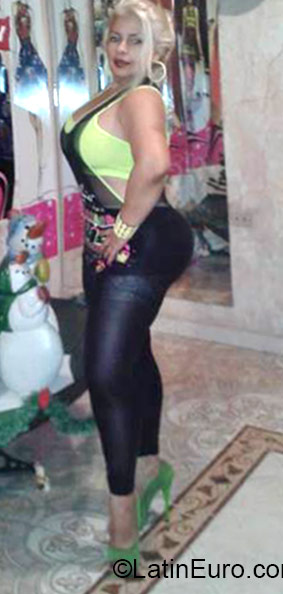 Date this hot Colombia girl Elizabeth from Cali CO17088