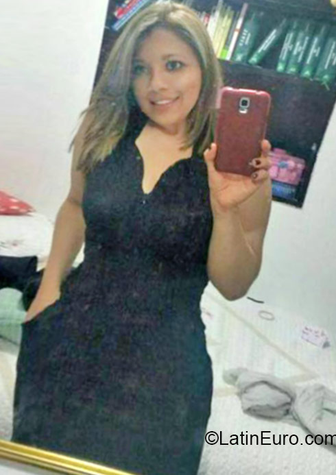Date this funny Colombia girl YESENIA from Bogota CO17107