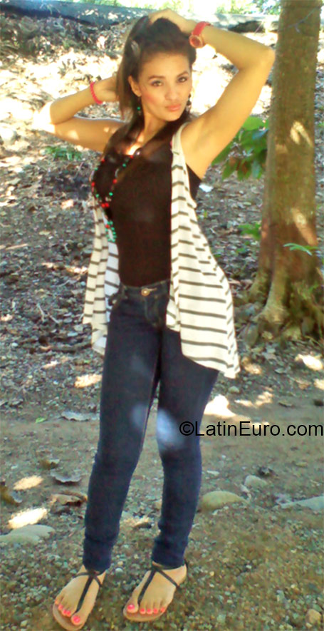 Date this passionate Honduras girl Sofia from Tegucigalpa HN1485