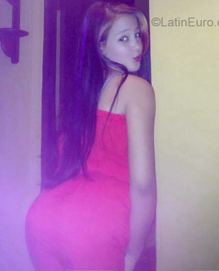 Date this sensual Dominican Republic girl Marlyn from Santo Domingo DO21721