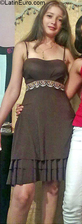 Date this lovely Colombia girl Milena from Cali CO17178