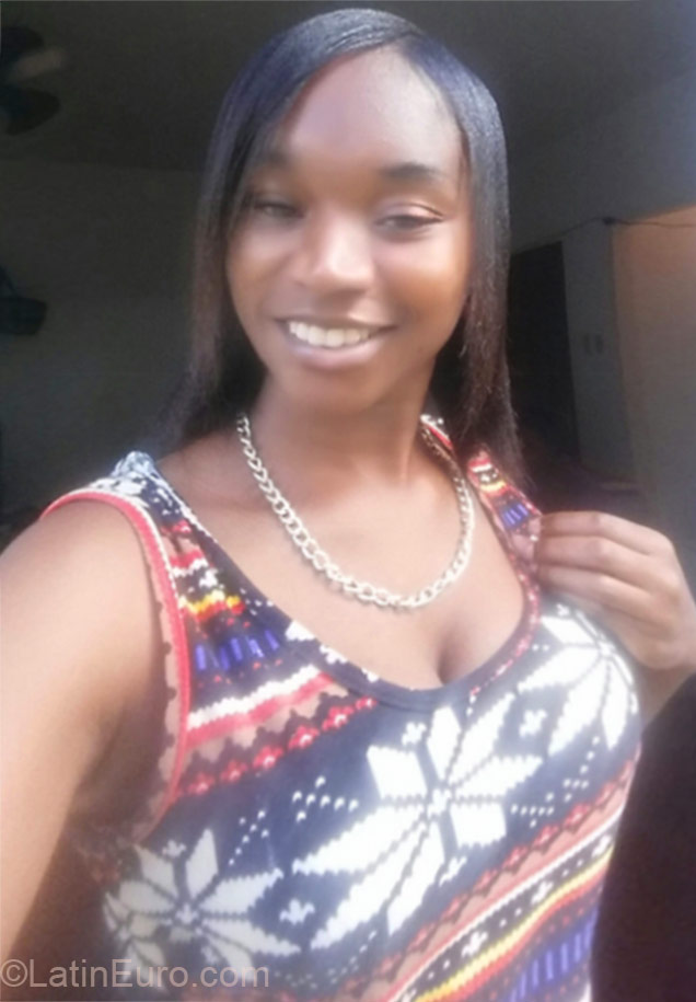 Date this attractive Jamaica girl Lady_Ice from Kingston JM2003