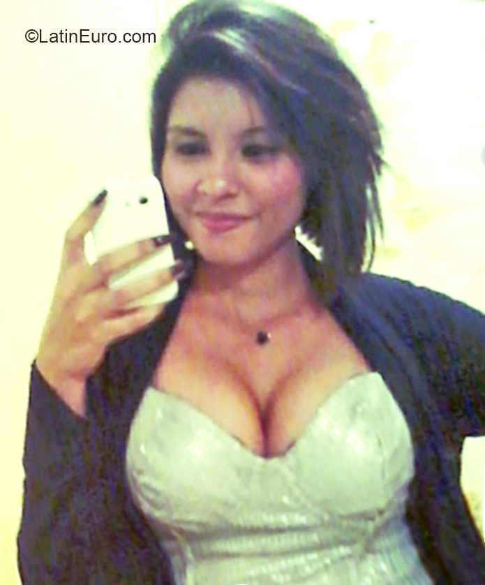 Date this cute Venezuela girl Barbara from Barcelona VE457