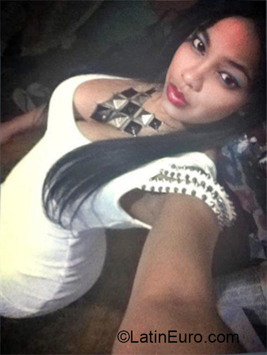Date this good-looking Dominican Republic girl Edilizia from san francisco de macoris DO21826