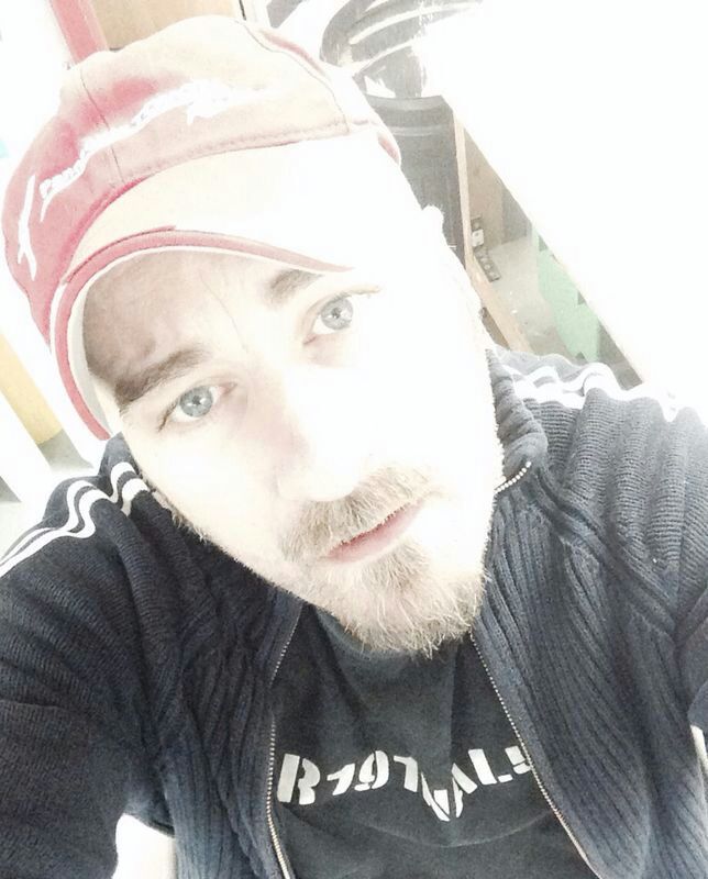 Date this georgeous United Kingdom man Steve from Brighton GB803