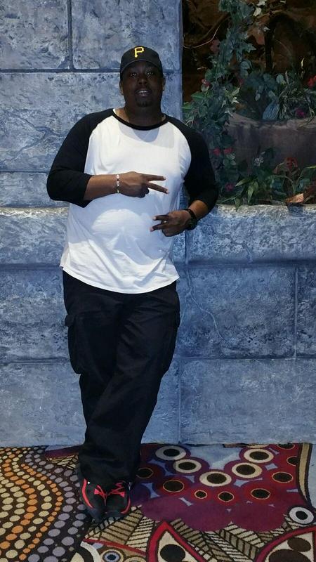 Date this young United States man Erv from Richmond US16033