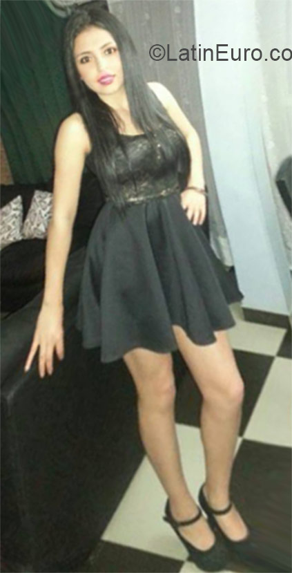 Date this good-looking Colombia girl Katherin from Bogota CO17286
