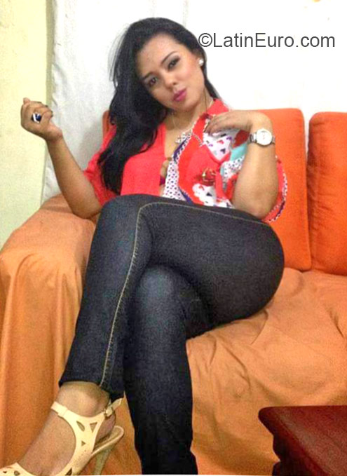 Date this pretty Ecuador girl Amandita from Guayaquil EC180
