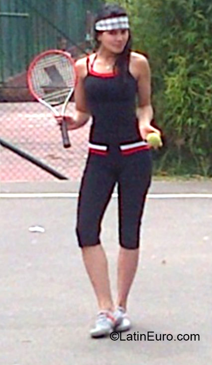 Date this charming Colombia girl Lucia from Bogota CO17342