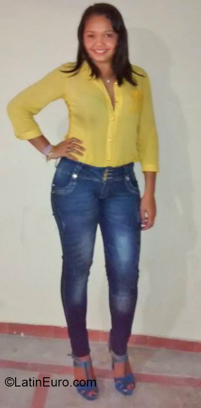 Date this athletic Colombia girl Cecilia from Sincelejo CO17369