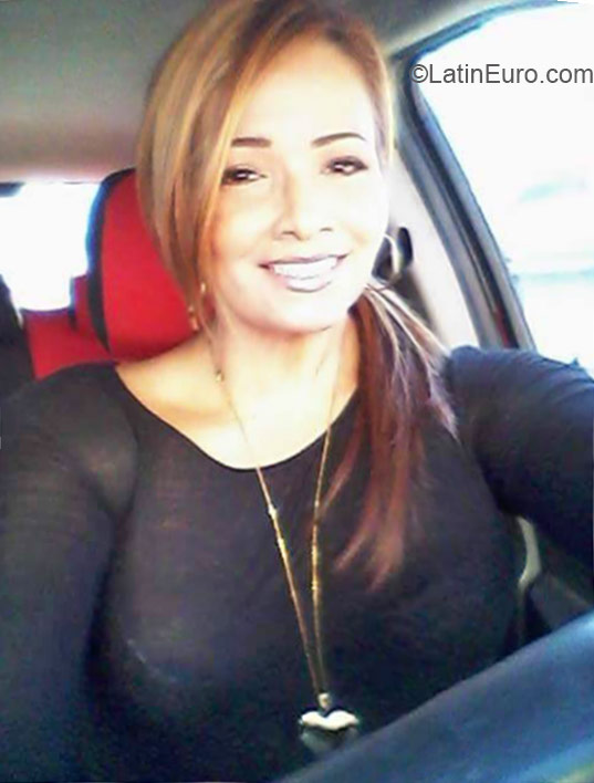 Date this young Colombia girl Lilysam from Barranquilla CO17410