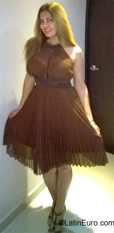 Date this pretty Colombia girl Nath from Pereira CO17416