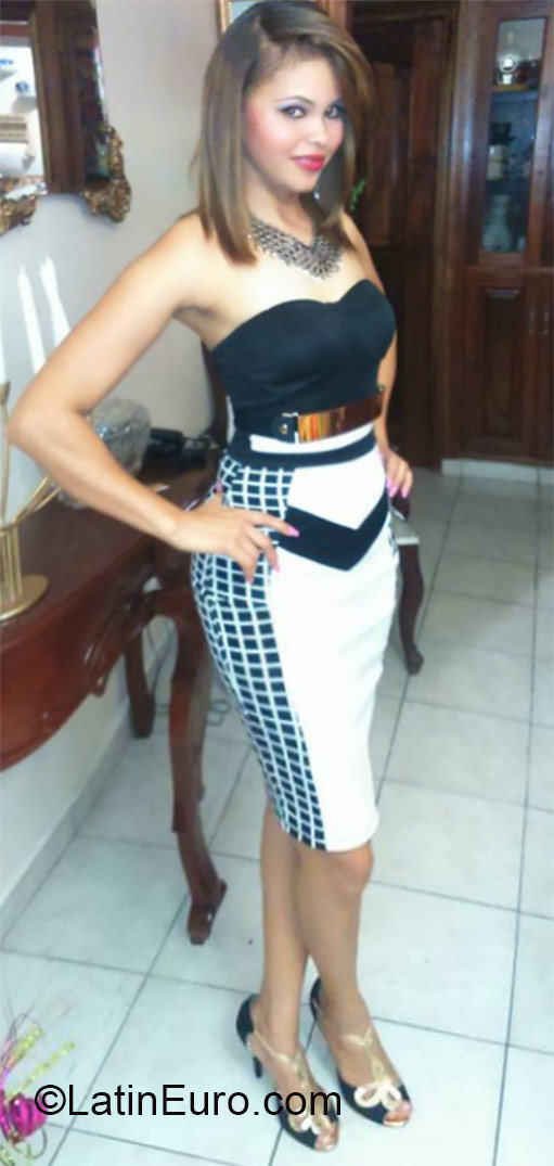 Date this tall Dominican Republic girl Yefreisi from Santo Domingo DO22213