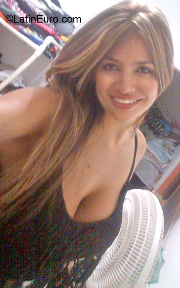 Date this lovely Colombia girl Sofia from Barranquilla CO17472