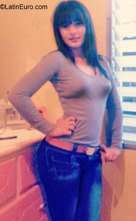 Date this delightful Honduras girl Keylen from Tegucigalpa HN1539