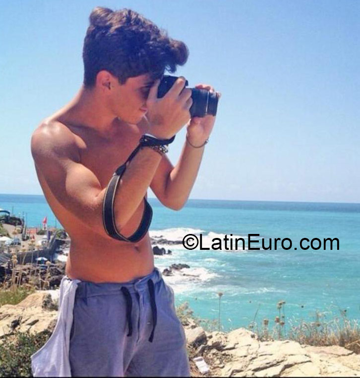 Date this hot United States man Leo from New York US16180