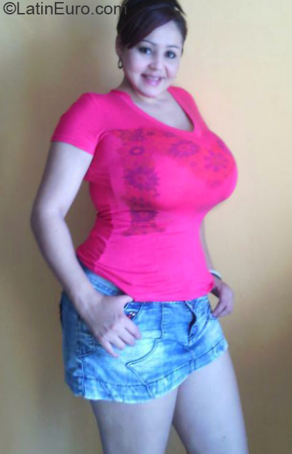 Date this charming Colombia girl Gina from Cartagena CO21639
