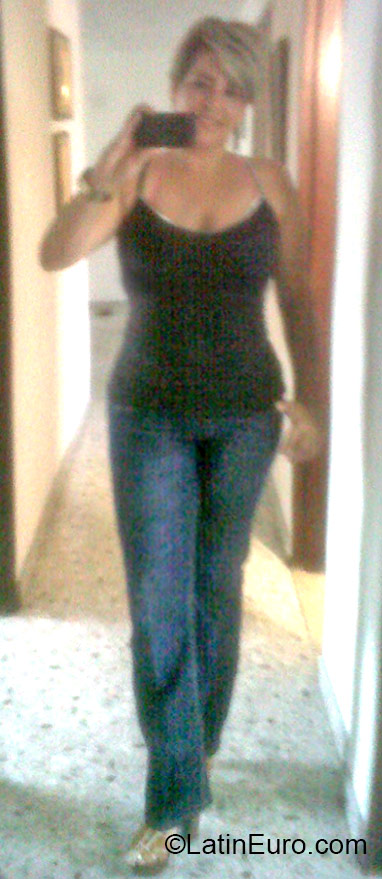 Date this sultry Colombia girl Nana from Cali CO17564