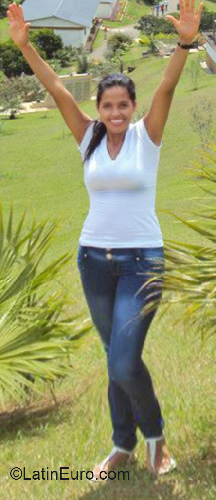 Date this hard body Colombia girl Lady from Cali CO17576