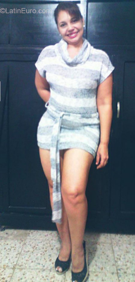 Date this tall Colombia girl Yanis from Barranquilla CO17581