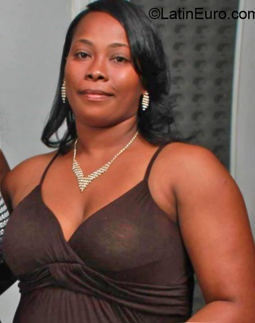 Date this funny Dominican Republic girl Cesarina from Santo Domingo DO22508
