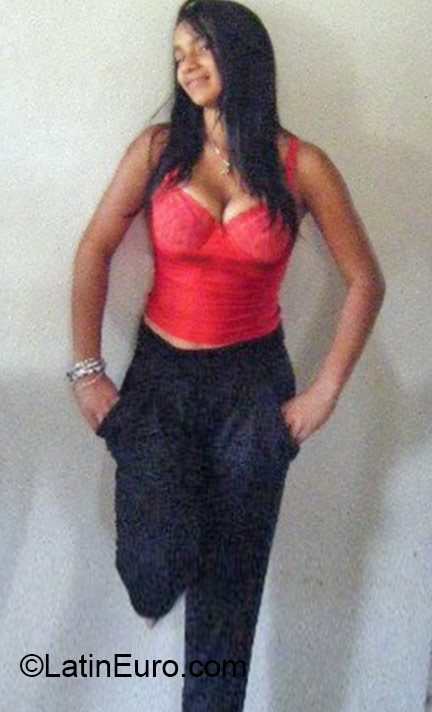 Date this passionate Dominican Republic girl Madelyn from Santo Domingo DO22544