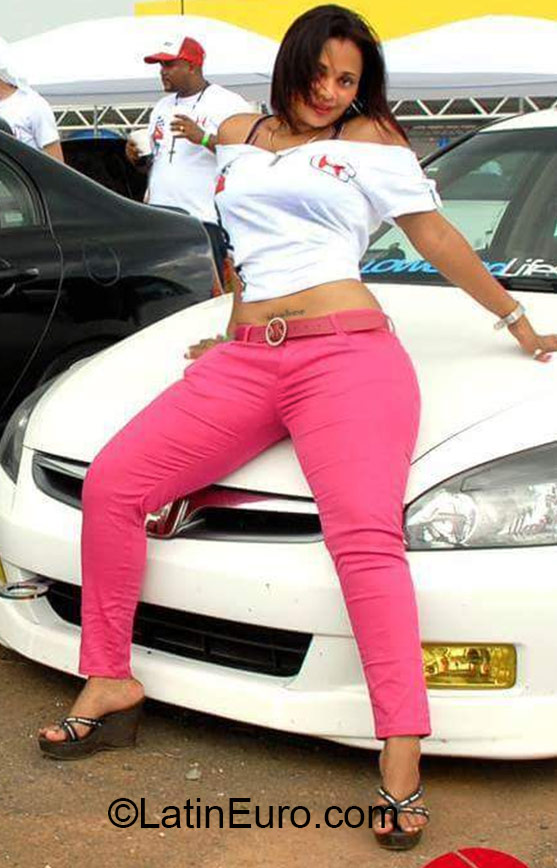 Date this sensual Dominican Republic girl Ivette from Santo Domingo DO22546