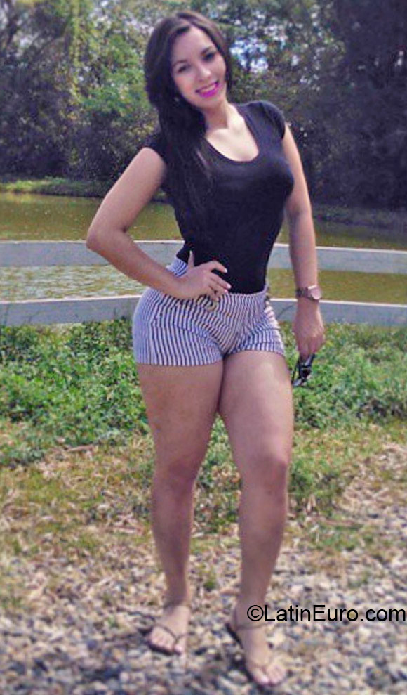 Date this attractive Dominican Republic girl Angelita from Santo Domingo DO22560
