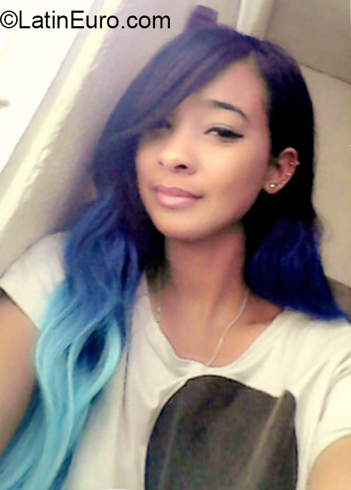 Date this beautiful Dominican Republic girl Alicia from Santo Domingo DO22567