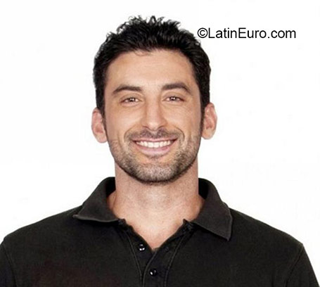 Date this funny Italy man Calogero from Torino IT252