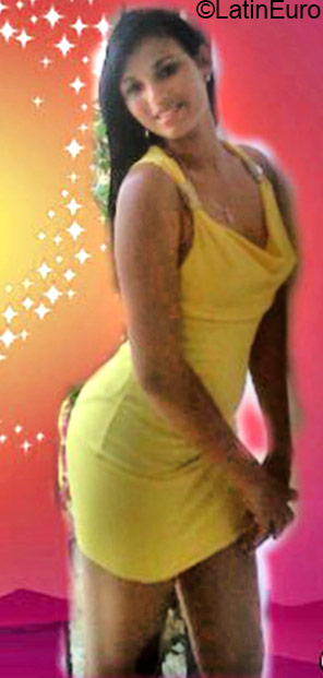 Date this delightful Dominican Republic girl Digna from Santo Domingo DO22615