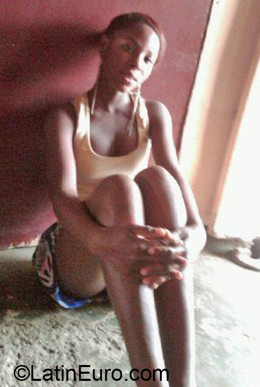 Date this good-looking Dominican Republic girl Francie from Villa vasquez DO22618