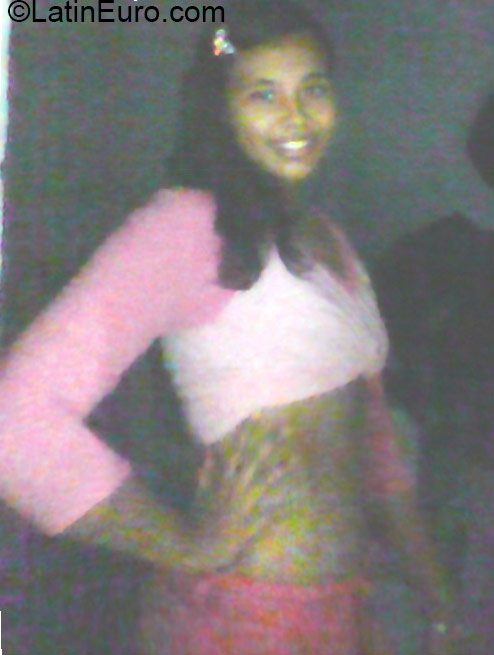 Date this happy Colombia girl Isabela from Cali CO17704